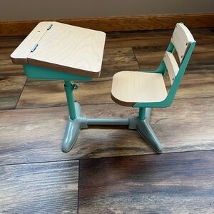 American Girl Maryellen Wooden‎ school Desk just desk Metal desk